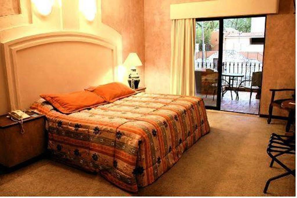 Hotel Hacienda Cola Del Caballo سانتياغو المظهر الخارجي الصورة